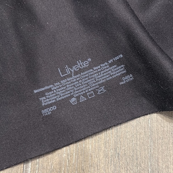 Lilyette Minimizer Satin Bra - Picture 2 of 9